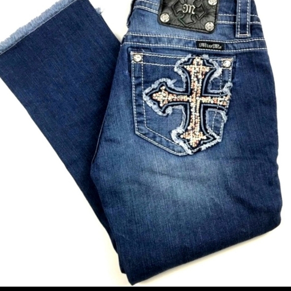 Miss Me Jeans Skinny Leg Capri Size 25 Raw Hem EUC - Picture 9 of 14